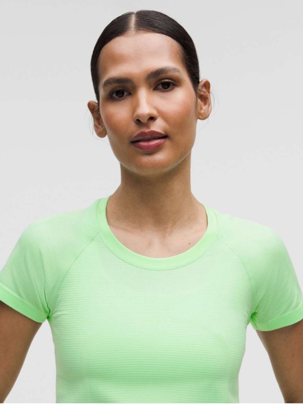 Lululemon Swiftly Tech Short-Sleeve
Shirt Citra Lime Size 4 - Picture 3 of 6